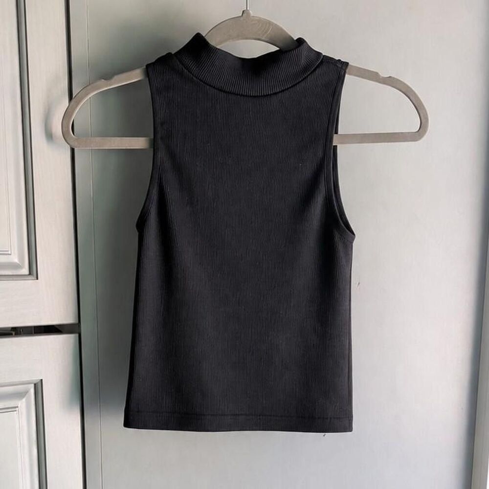 Madden NYC Black Ribbed Sleeveless Mock Neck Top